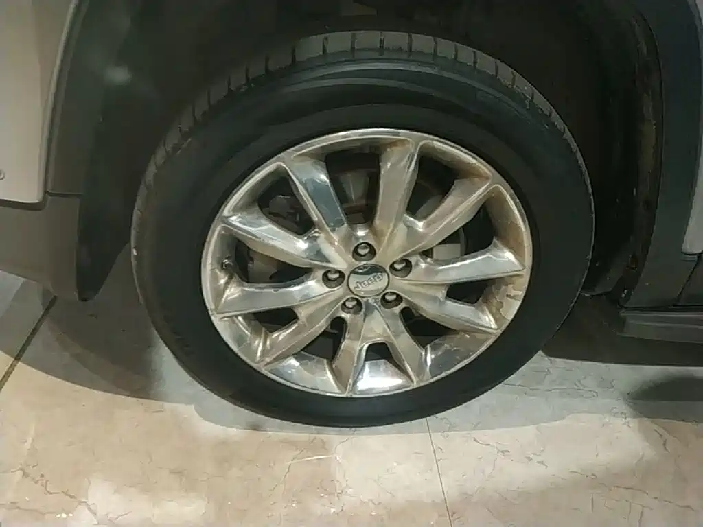 Jeep Cherokee (Import) 2015 2014 2.4L Luxury