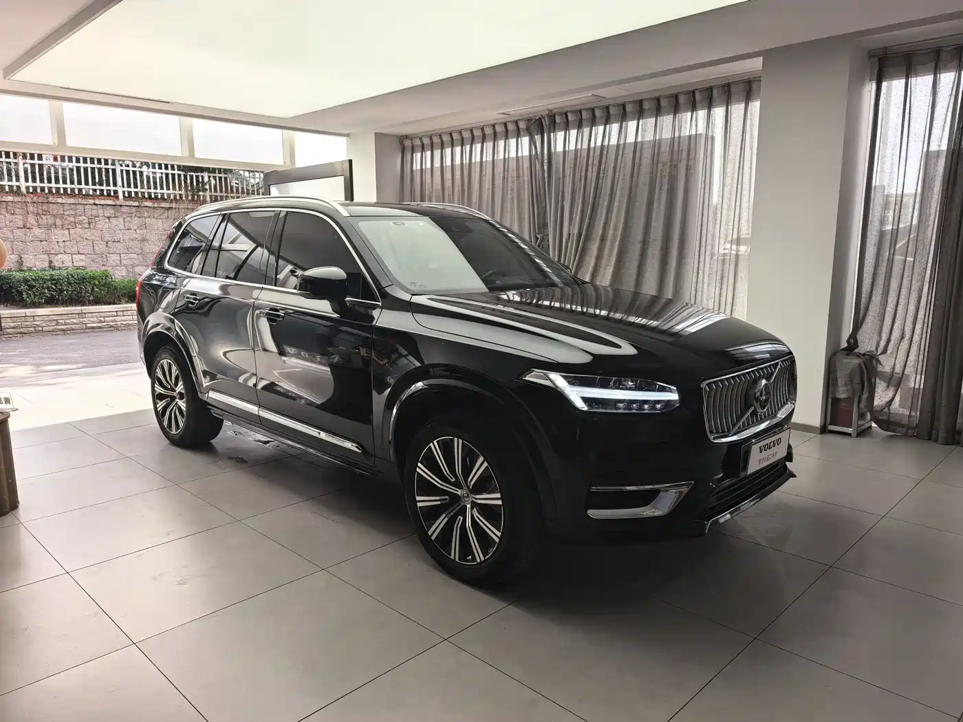 VOLVO XC90 PLUG-IN HYBRID