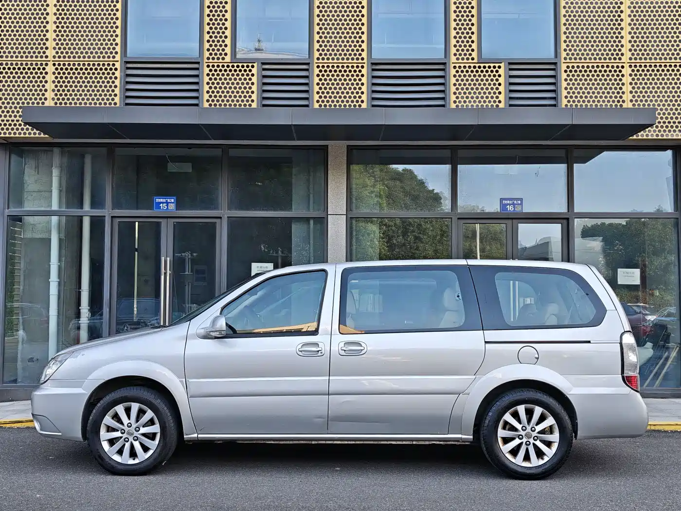 Buick GL8 2014 2.4L Classic Edition фото 3