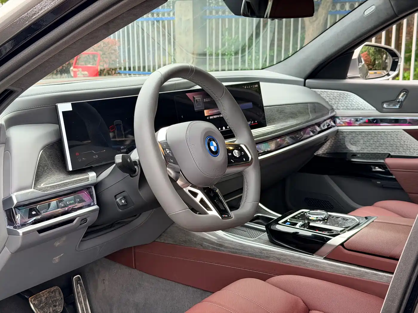 BMW i7 2023 Model xDrive60L M Sport Package фото 5