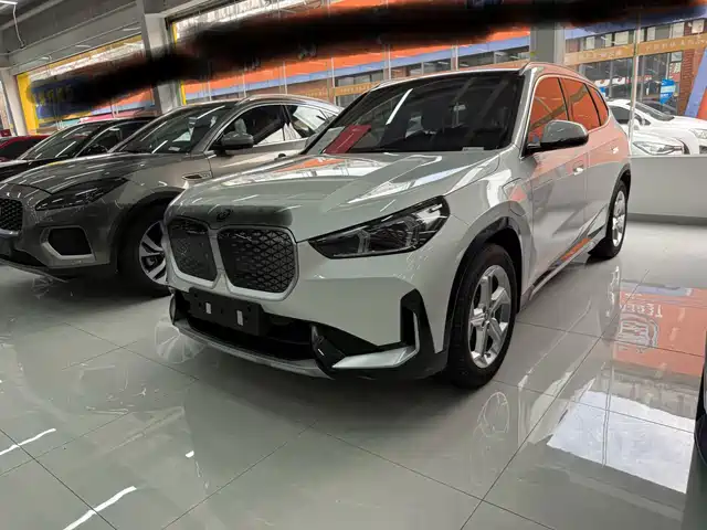 BMW iX1 2023 eDrive25L X Design Package