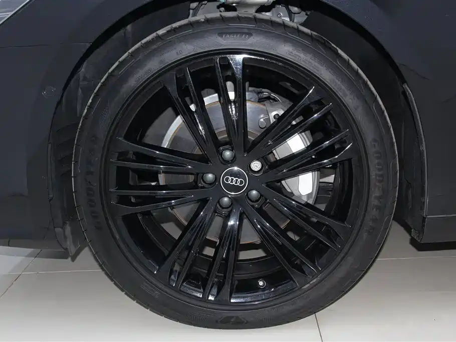 Audi A7L 2024 45 TFSI quattro Premium Luxury фото 12