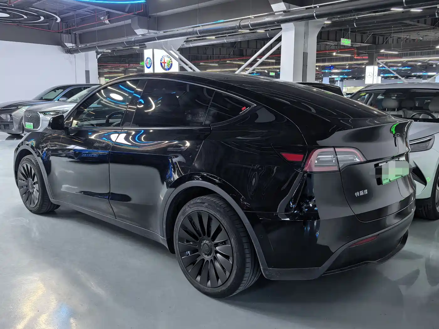 TESLA MODEL Y