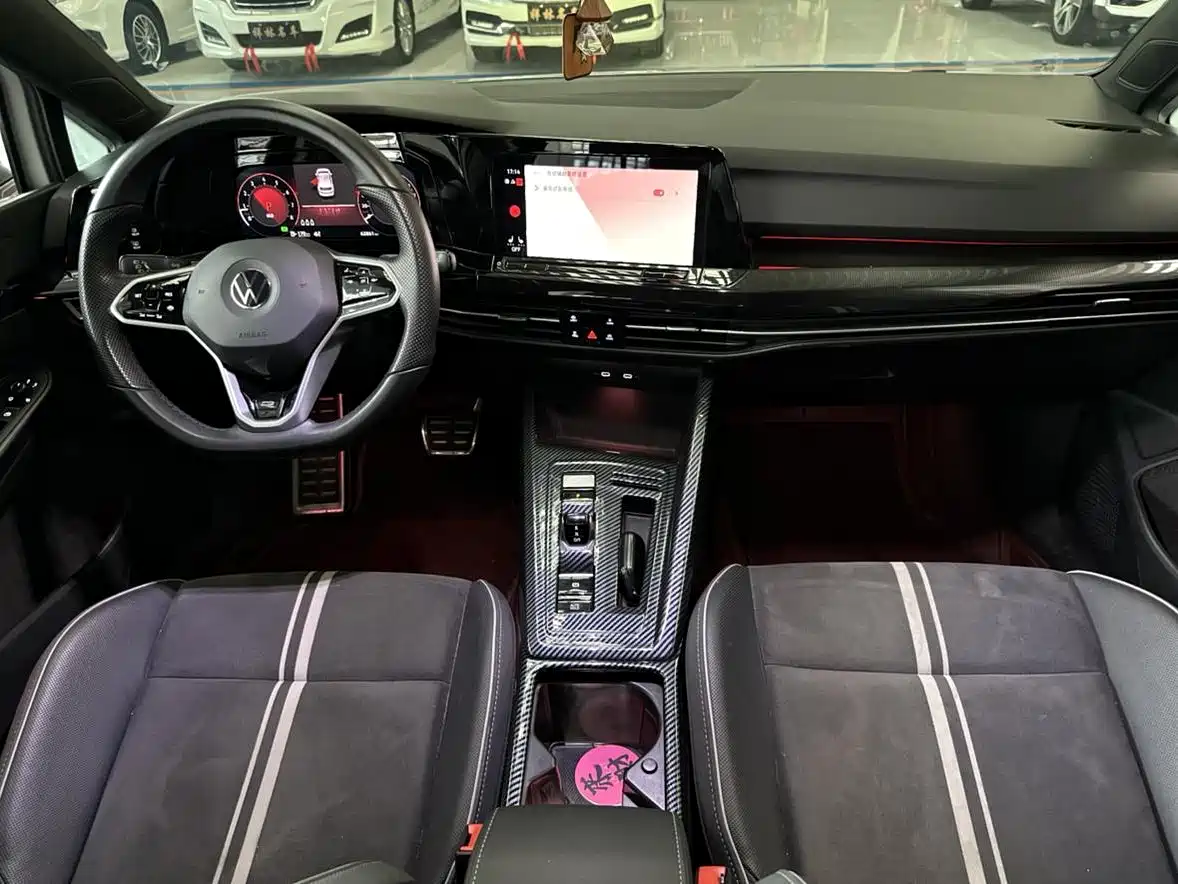 Volkswagen Golf 2023 280TSI DSG R-Line Lite фото 9