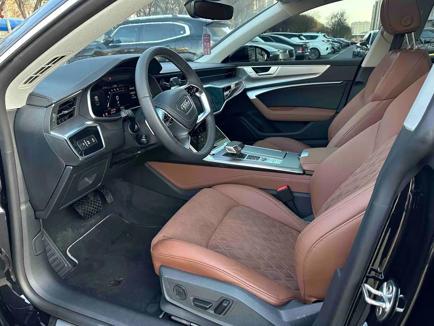 Audi A7L 2025 Model Year 45 TFSI quattro Premium фото 4