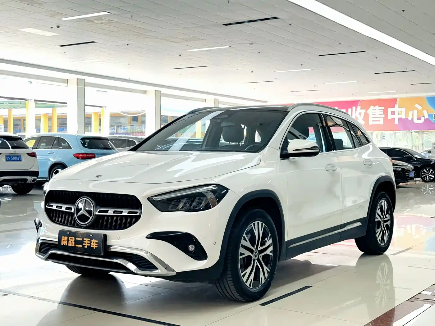 MERCEDES-BENZ GLA 2024