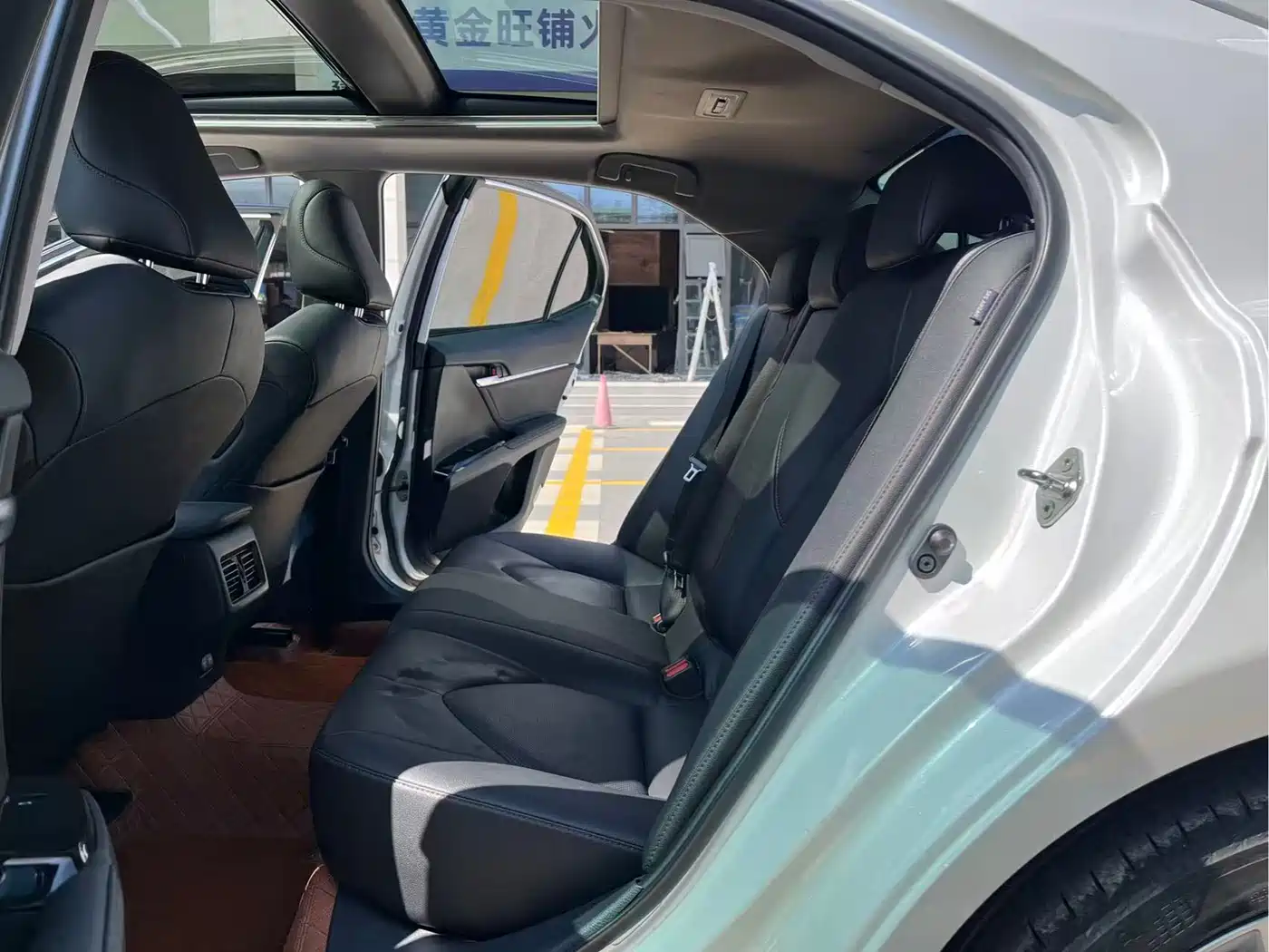 Toyota Camry 2019 2.5G Luxury Edition China VI фото 16