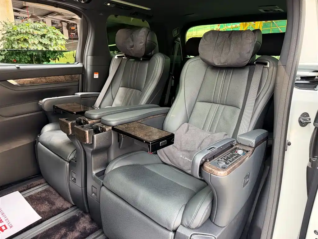 Toyota Alphard 2021 Hybrid 2.5L Premium фото 12