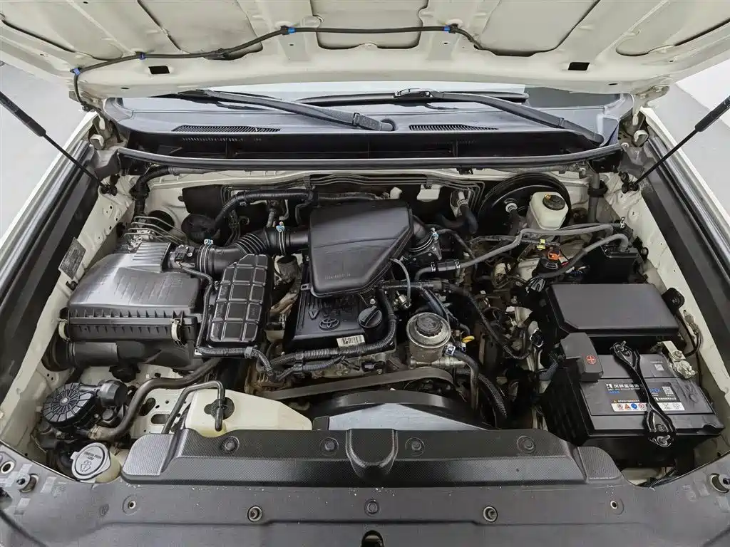 Toyota Prado 2015 2.7L Automatic Standard фото 6