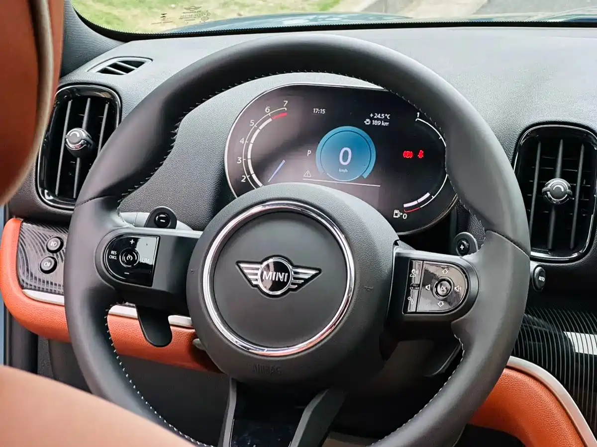 MINI COUNTRYMAN