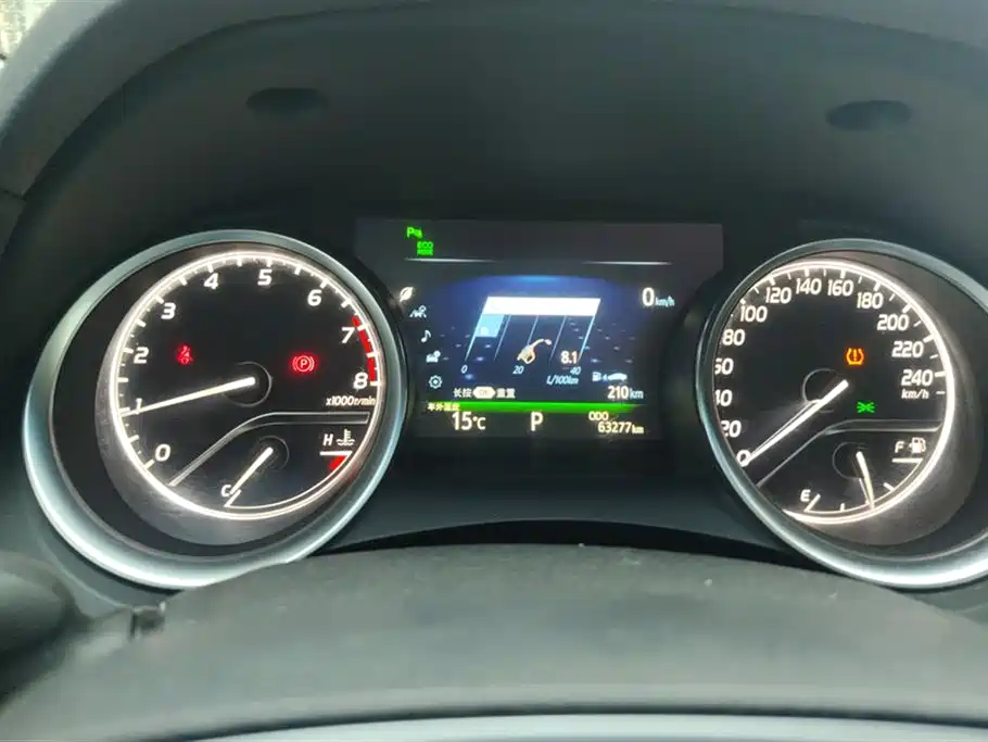 Toyota Camry 2018 2.5G Luxury Edition фото 14