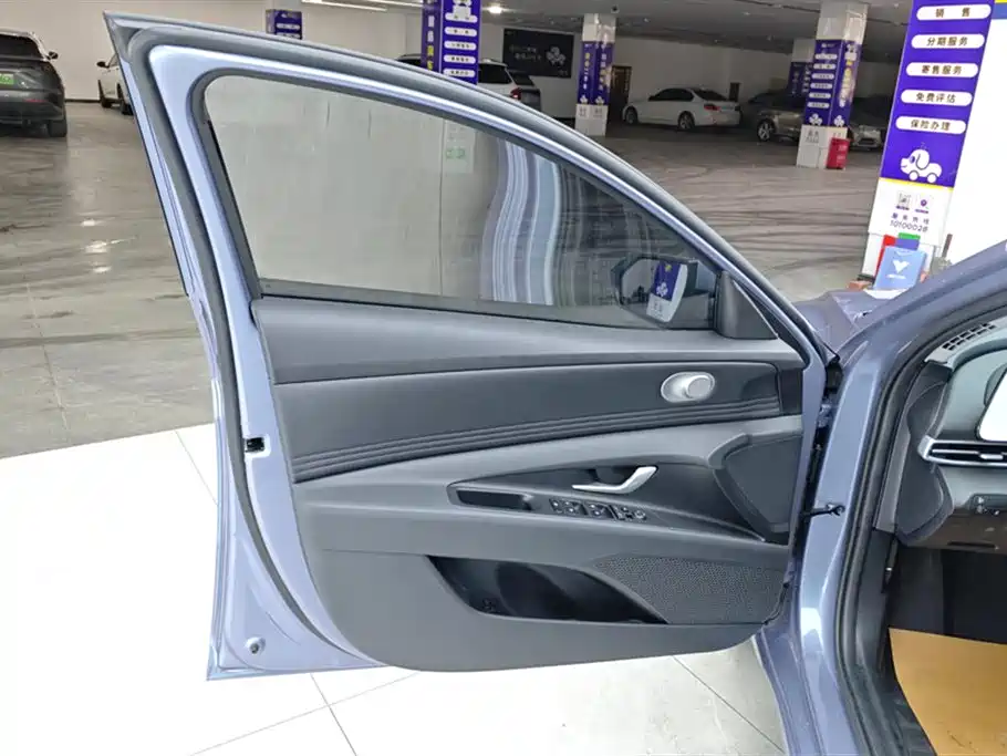 Hyundai Elantra 2023 1.5L CVT GLX Elite Edition фото 7