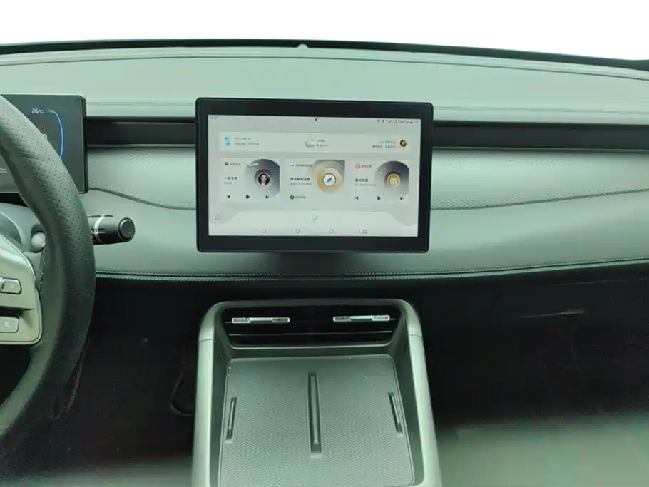 BYD Qin PLUS 2025 DM-i Smart Drive 55KM Leader фото 13