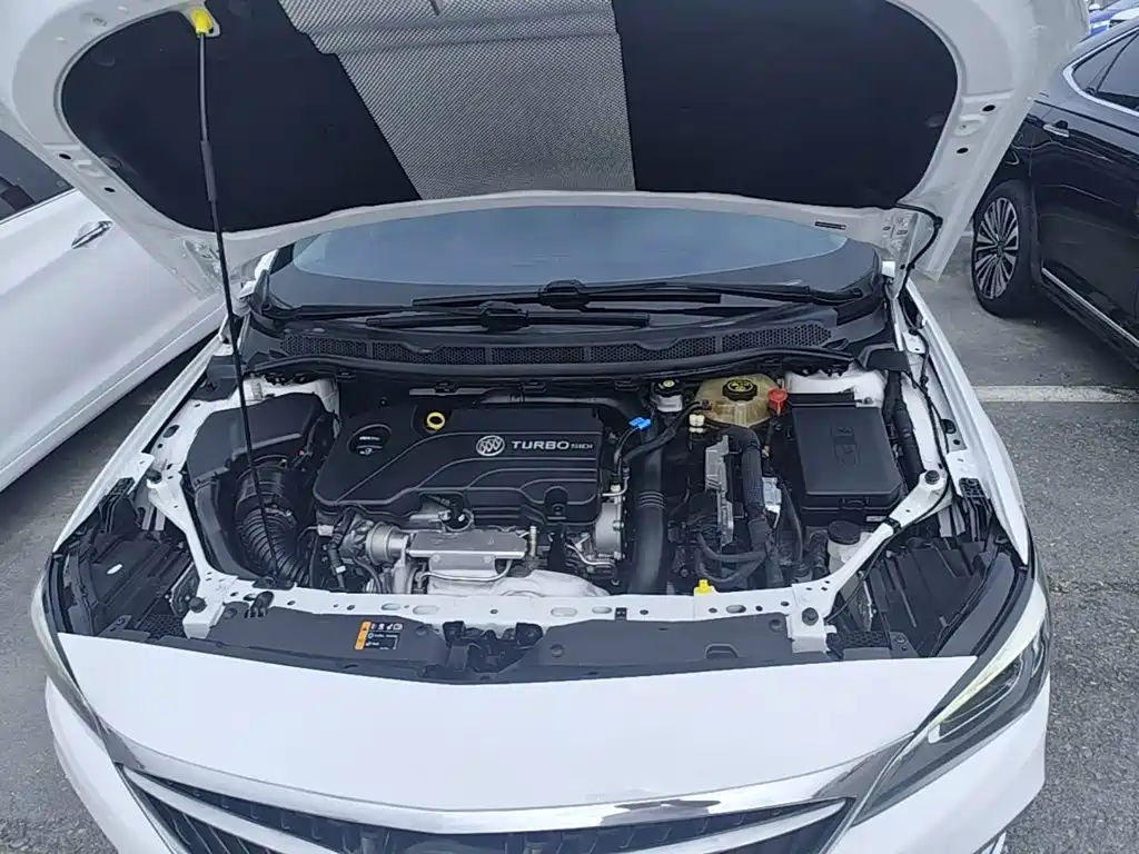 Фото 16 - Buick Verano
