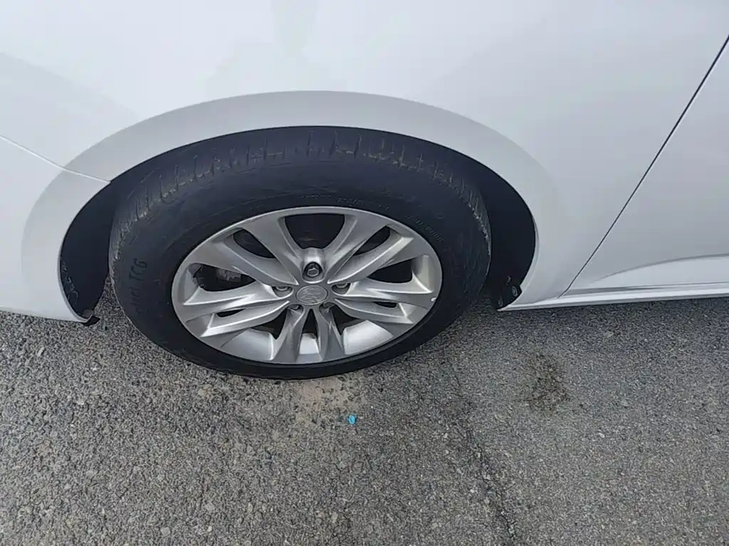 Фото 25 - Buick Verano