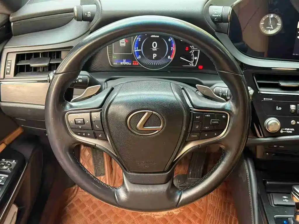 Lexus ES 2021 200 Excellence Edition фото 7