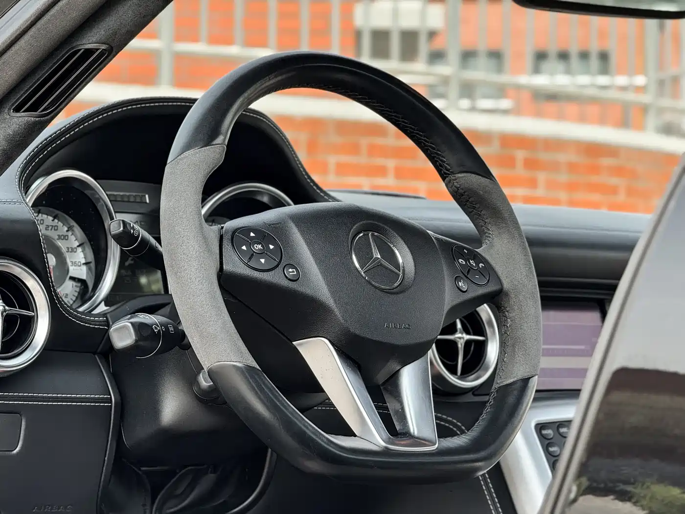 Mercedes-Benz SLS AMG 2011 SLS AMG фото 9