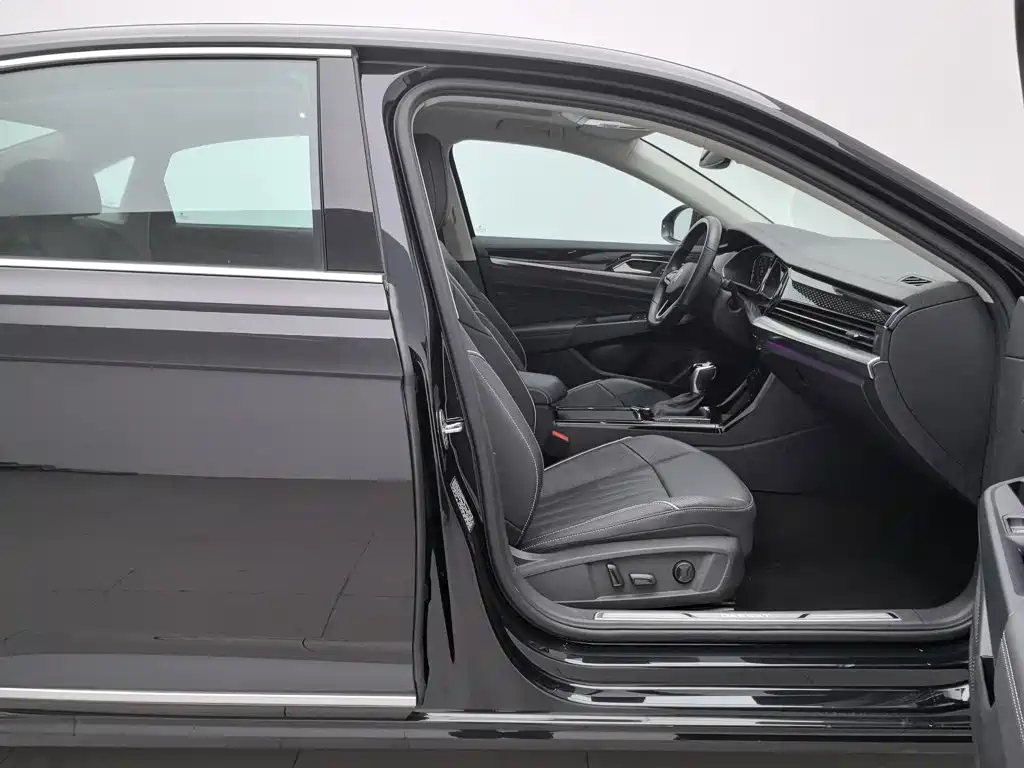 Фото 23 - Volkswagen Passat