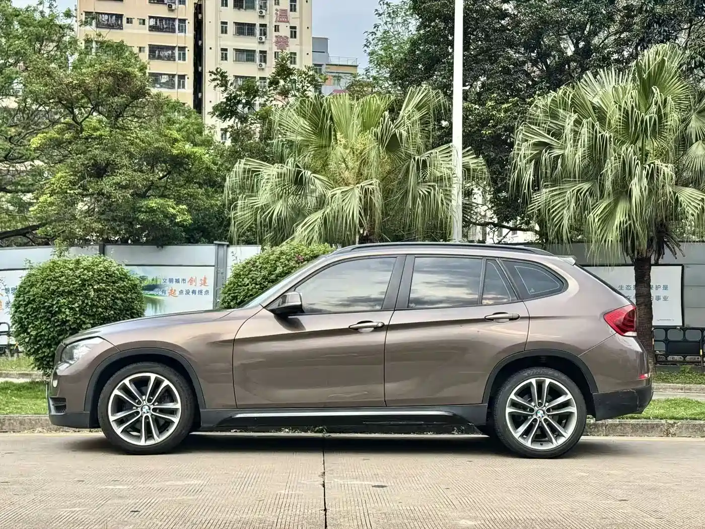 BMW X1 2013 sDrive18i Sport Design Package фото 4