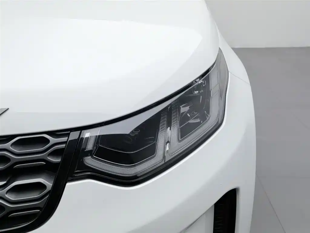 LAND ROVER DISCOVER NEW ENERGY SOURCES FOR SPORTS