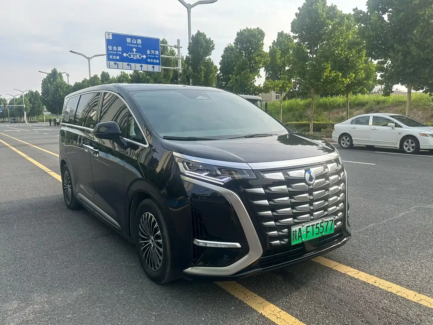 Denza D9 2022 DM-i 970 All-Wheel Drive Honor Edition