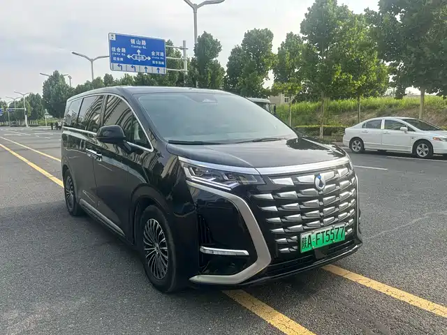 Denza D9 2022 DM-i 970 All-Wheel Drive Honor Edition