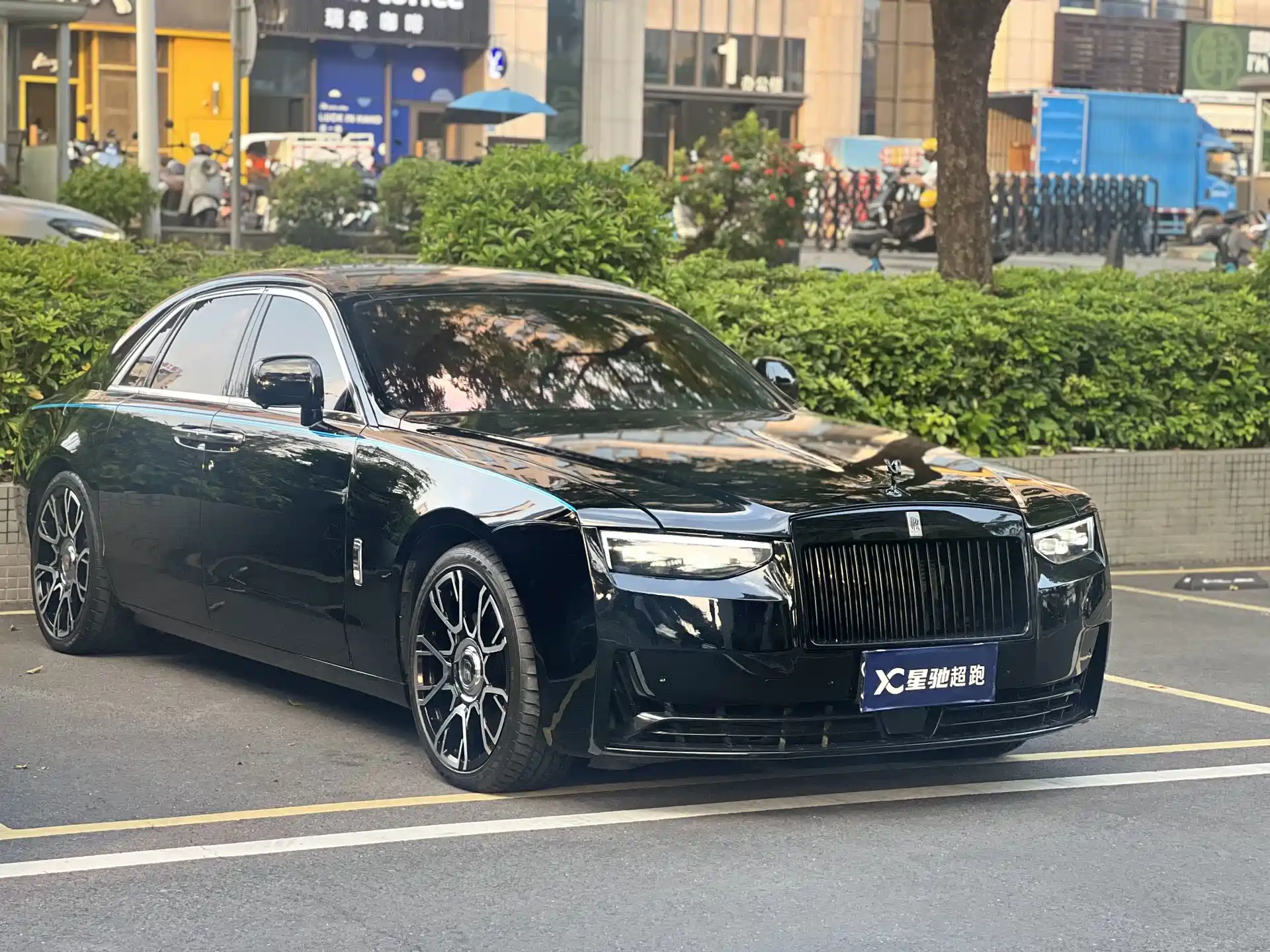 Фото 16 - Rolls-Royce Ghost