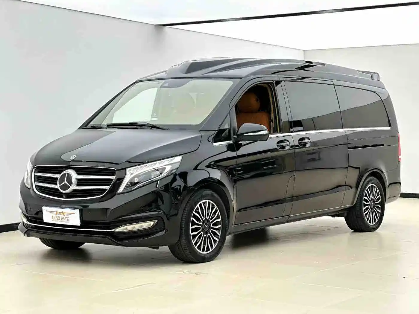 Mercedes-Benz V-Class 2017 Model V 260 L Premium Extended Edition