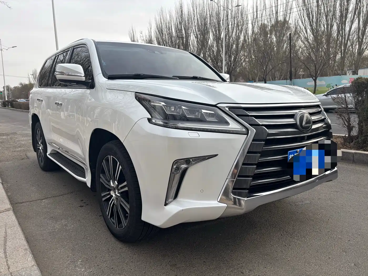 Lexus LX 2017 570 Peak Special Limited Edition фото 3