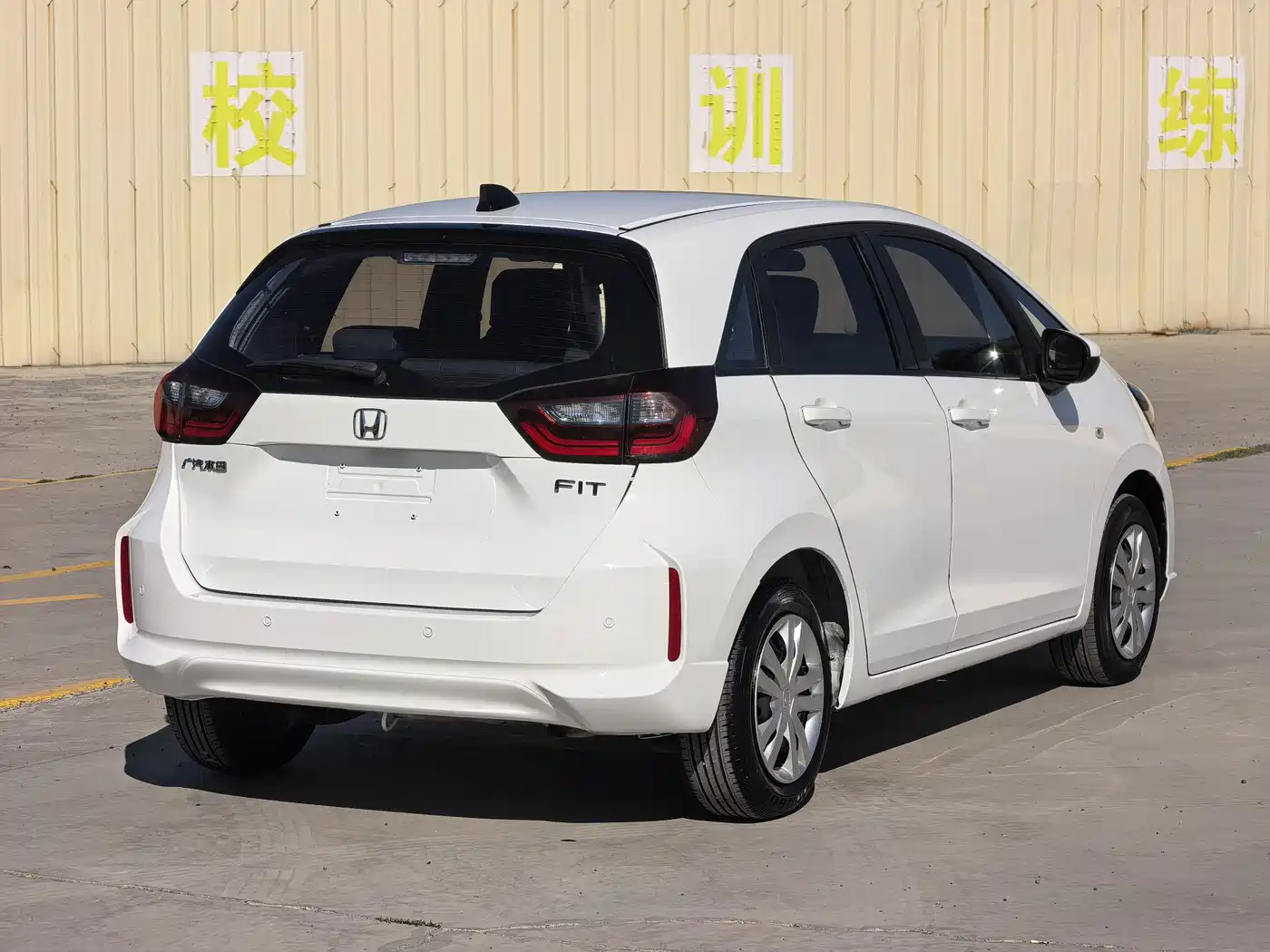 Photo 7 - Honda Fit