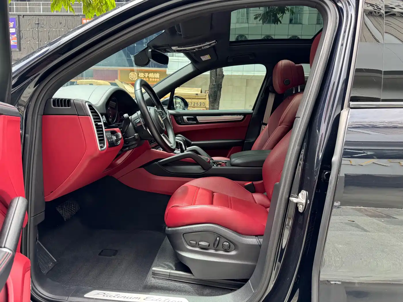 Photo 5 - Porsche Cayenne