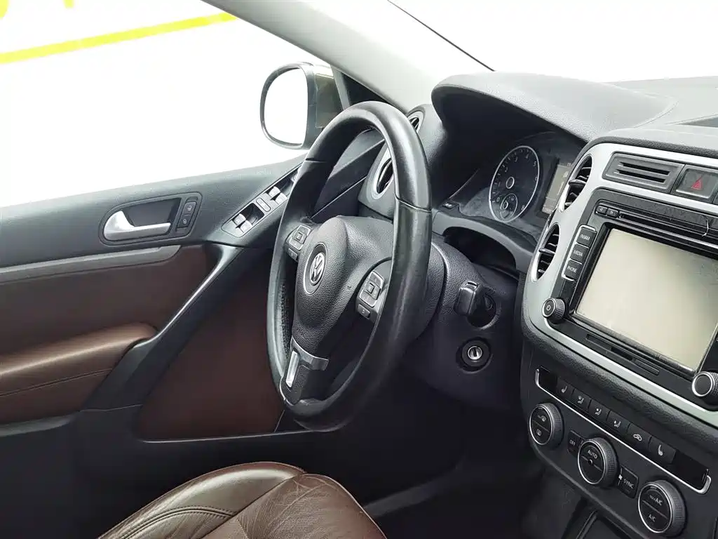Volkswagen Tiguan 2013 1.8TSI Auto 4WD Luxury фото 22