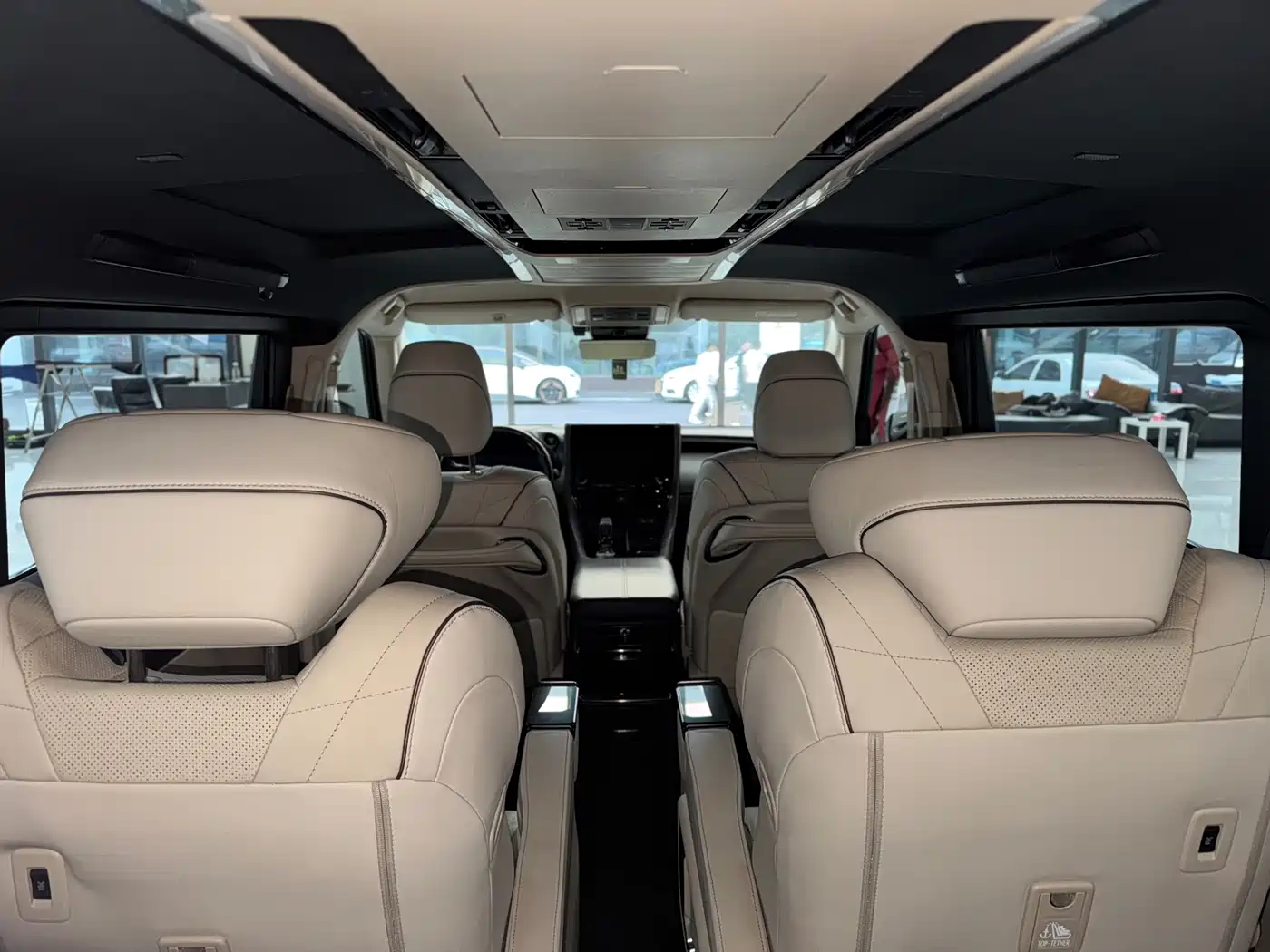 Toyota Vellfire 2024 Crown Hybrid 2.5L Premium Edition фото 8