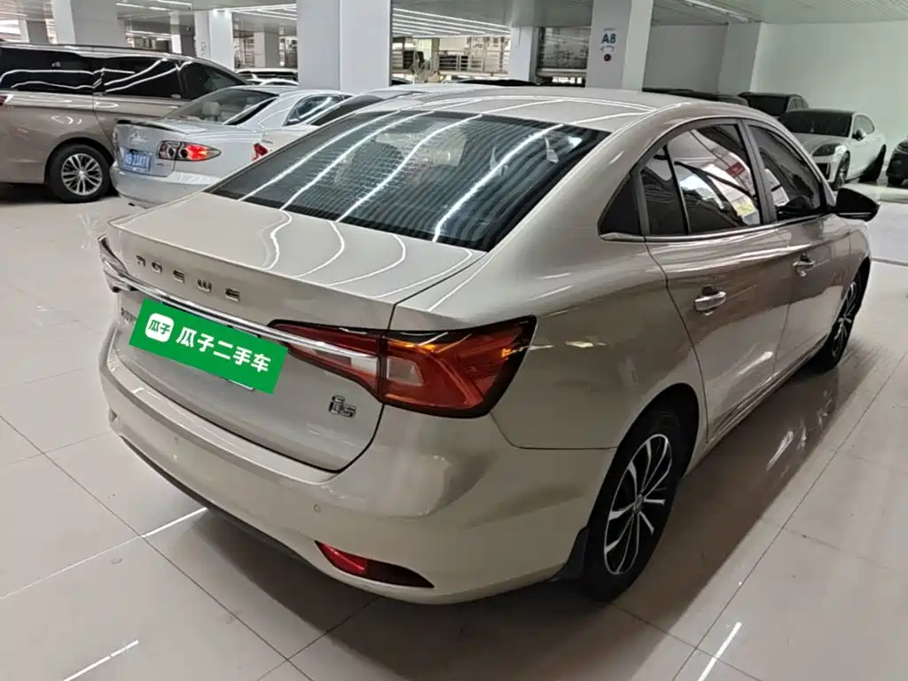 Фото 7 - Roewe i5