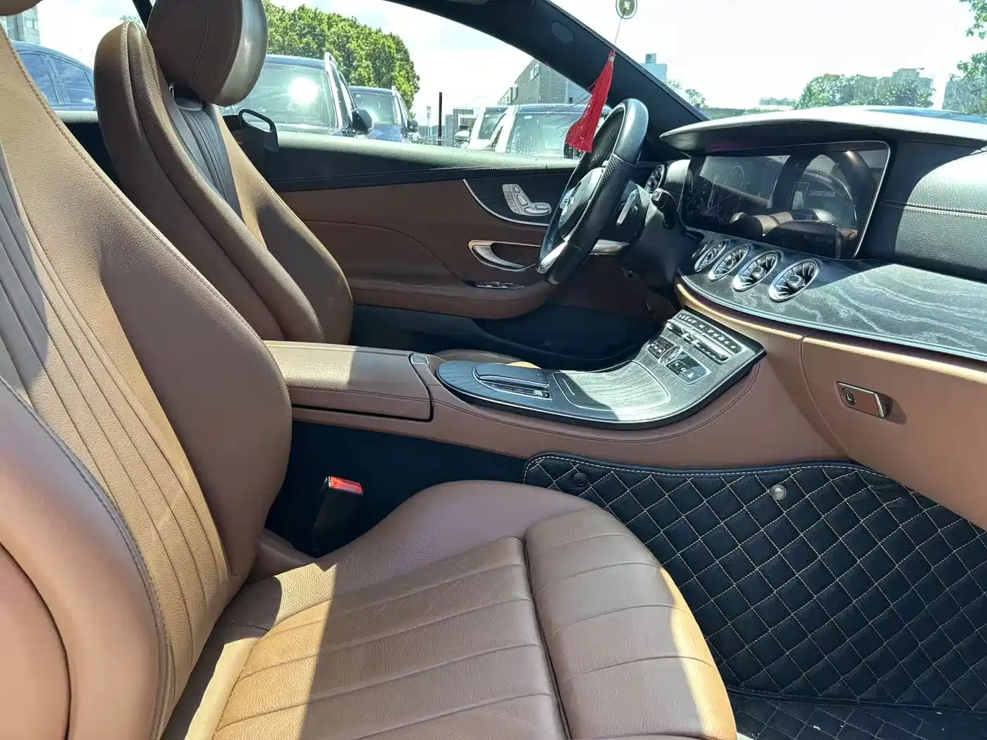 Mercedes-Benz E-Class, миниатюра 10