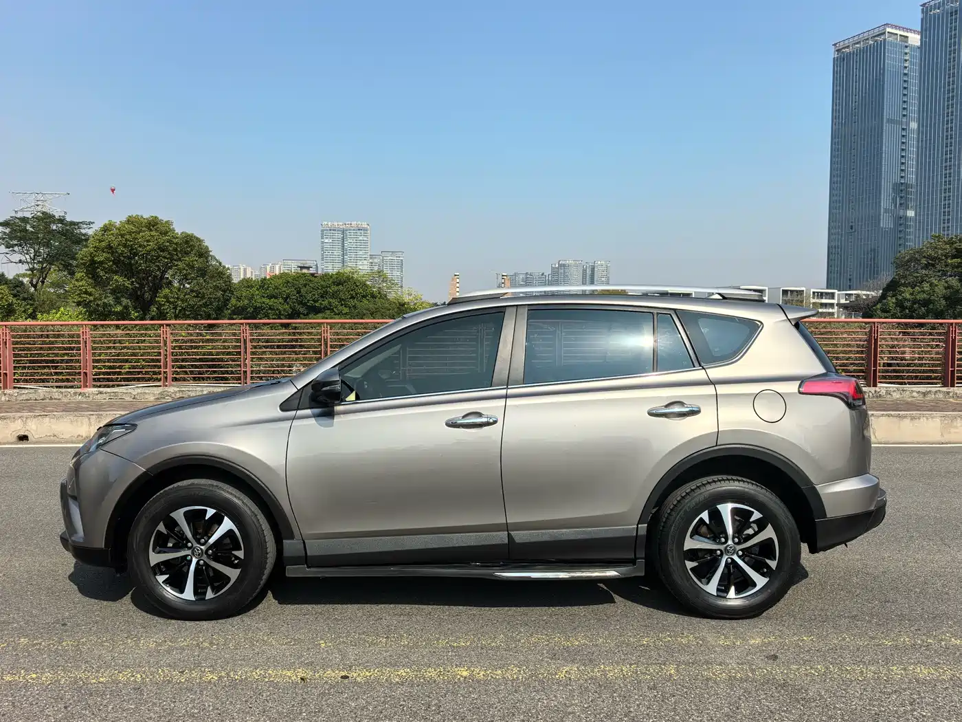 Toyota RAV4 Rongfang 2016 2.0L CVT 2WD Trend (China V) фото 20
