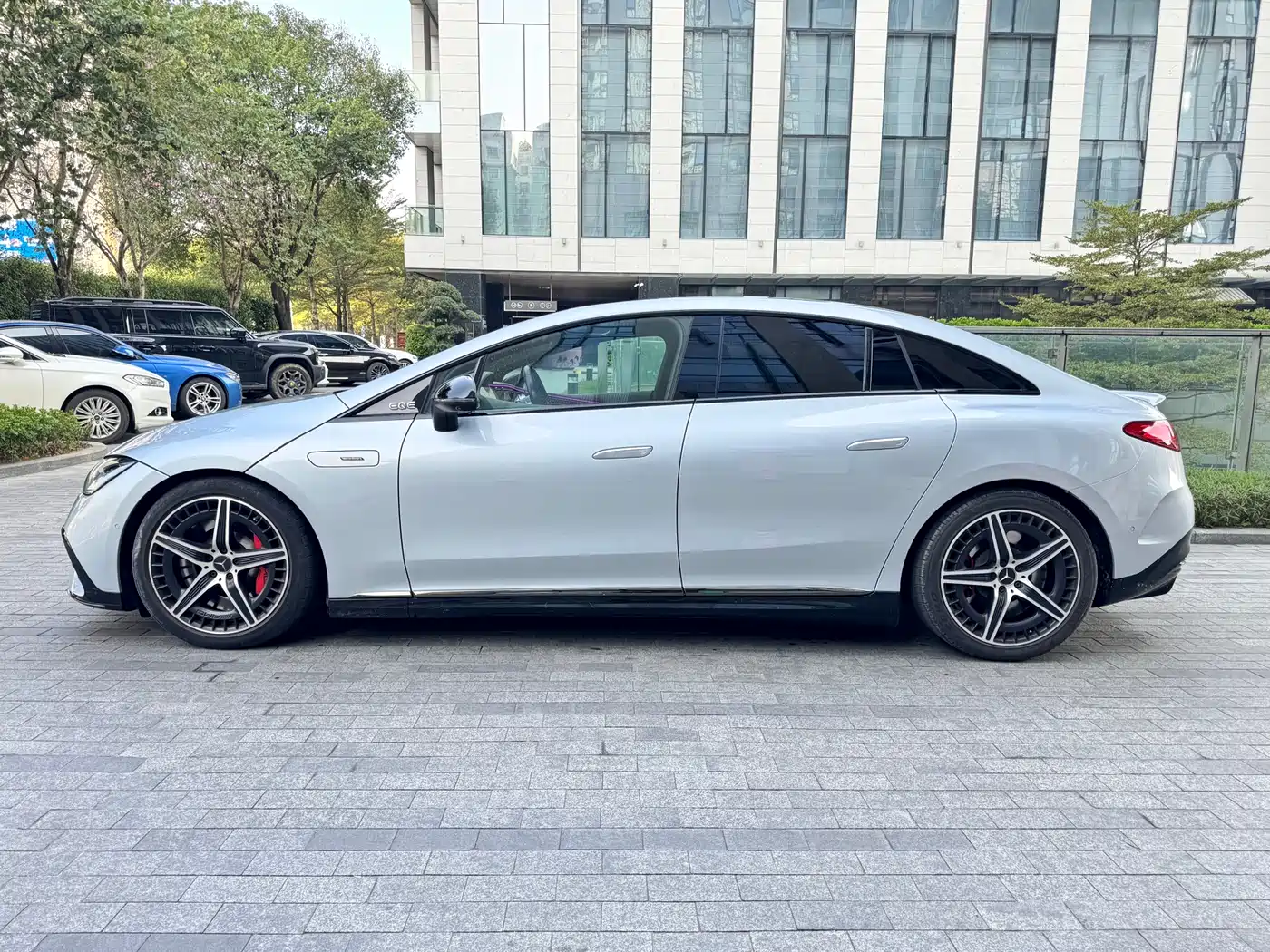 MERCEDES-BENZ EQE AMG