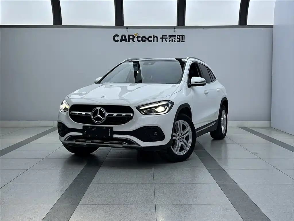 MERCEDES-BENZ GLA