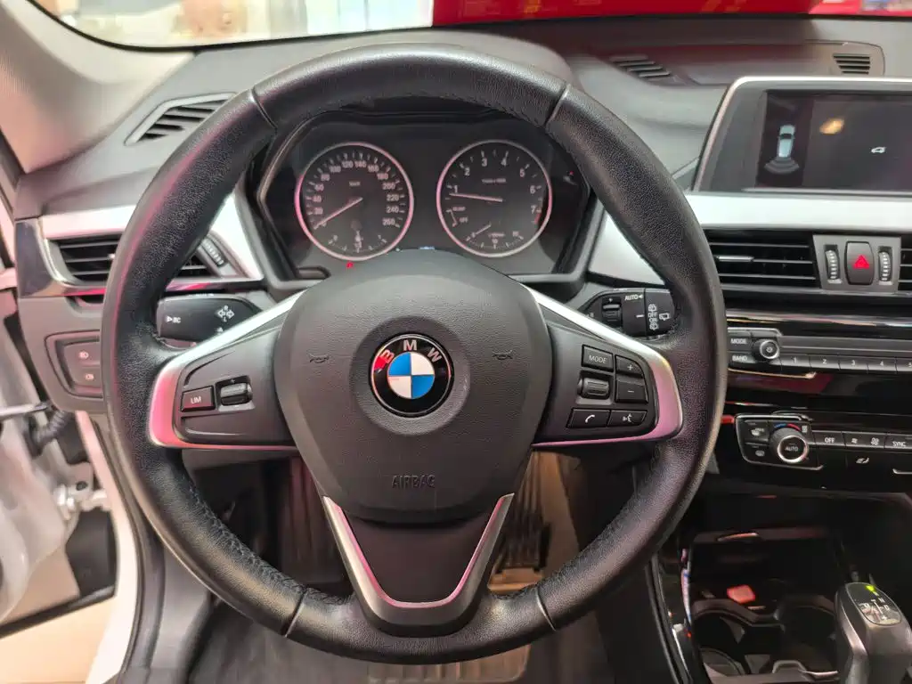 Фото 13 - BMW X1