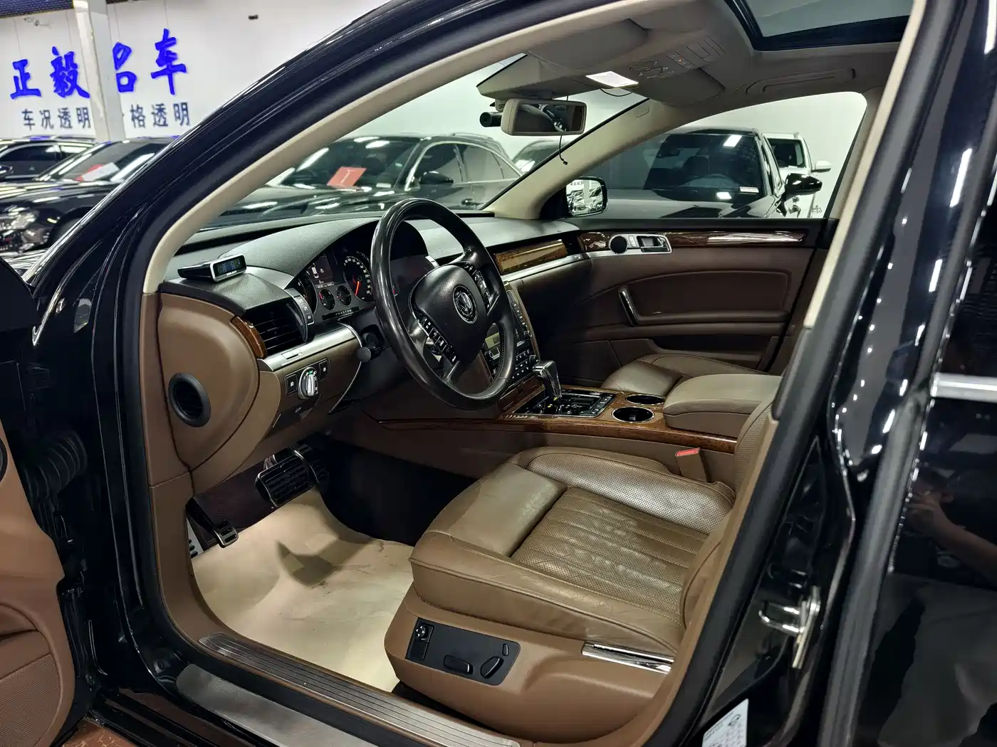 Volkswagen Phaeton 2014 3.0L Business Edition фото 7