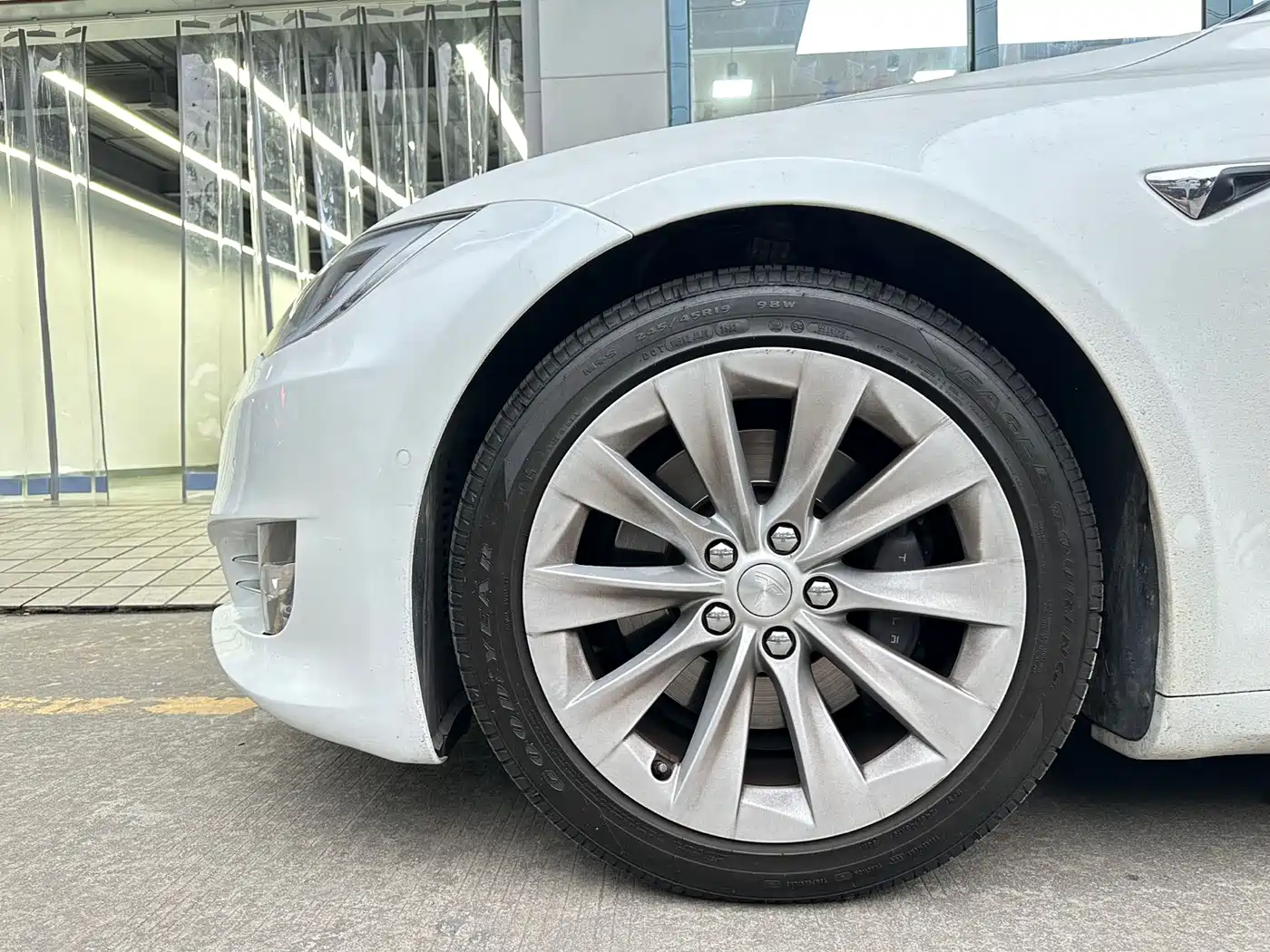 TESLA MODEL S