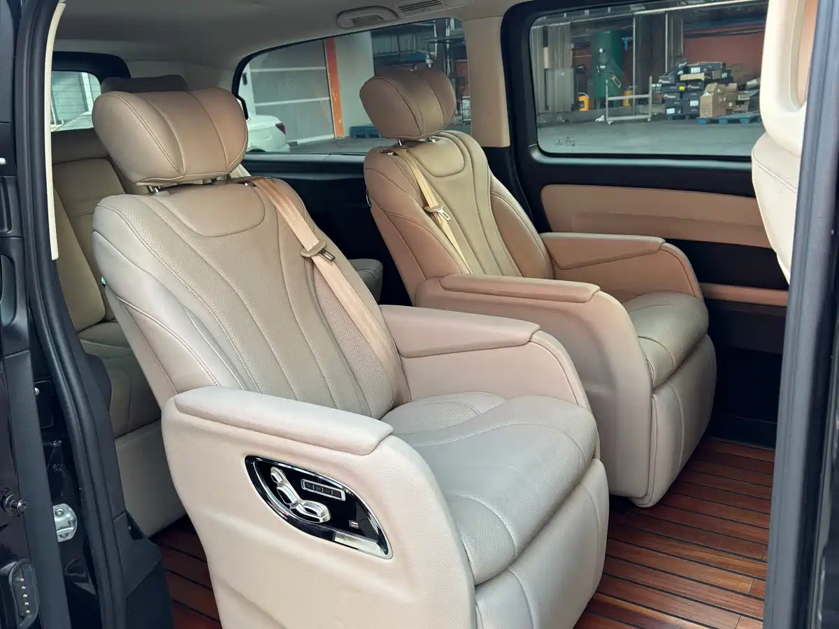 Mercedes-Benz Vito 2018 2.0T Business China V фото 21
