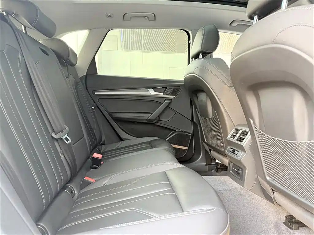 Audi Q5L 2022 45T Luxury Dynamic фото 7