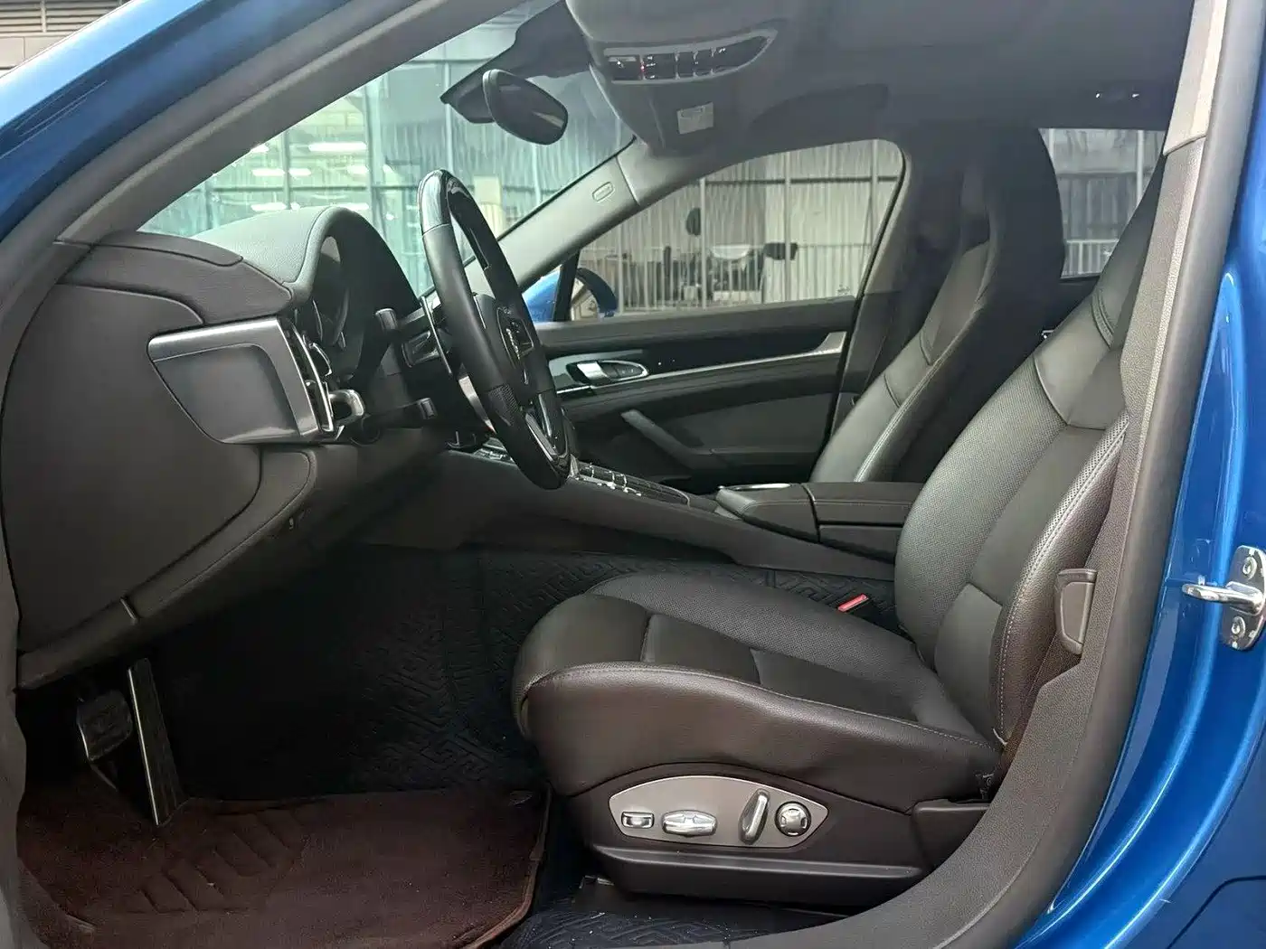 Фото 4 - Porsche Panamera
