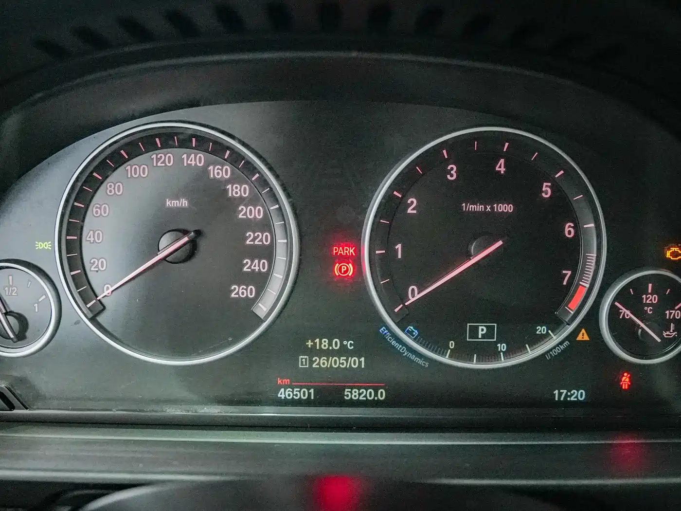BMW 5 Series 2014 525Li Leading фото 19