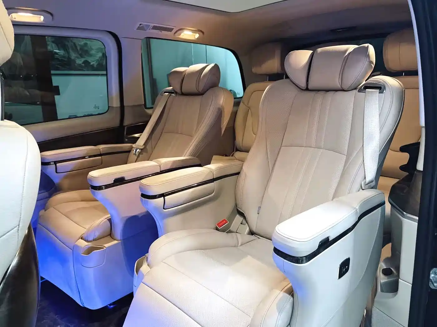 Mercedes-Benz V-Class 2020 V 260 Luxury Edition фото 10