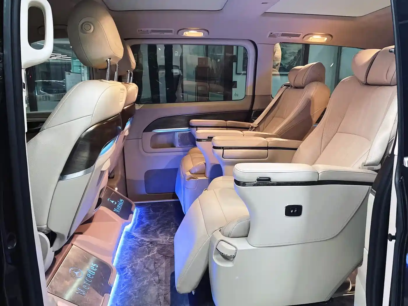 Mercedes-Benz V-Class 2020 V 260 Luxury Edition фото 11