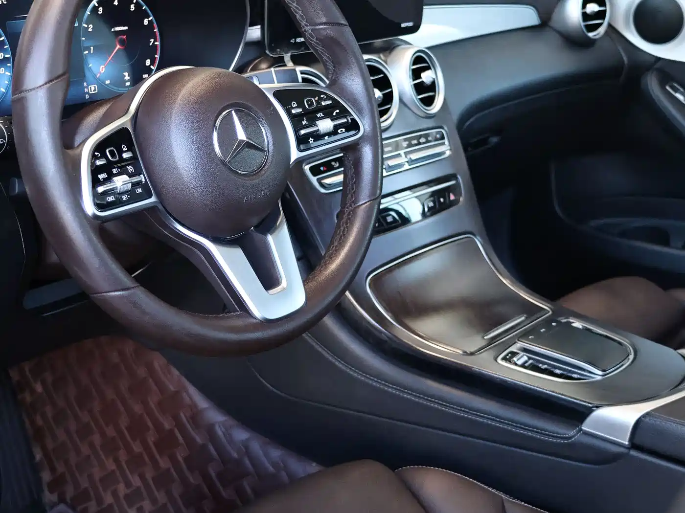 Mercedes-Benz GLC 2022 Model GLC 260 L 4MATIC Dynamic Edition фото 5