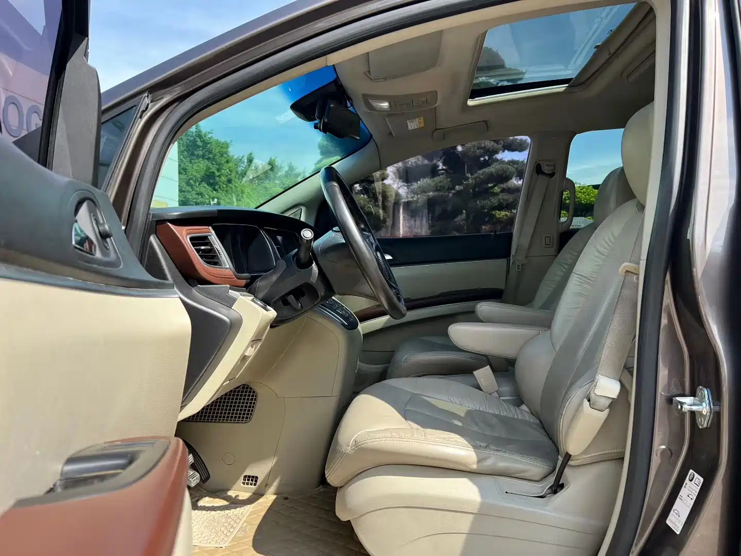 Фото 4 - Buick GL8