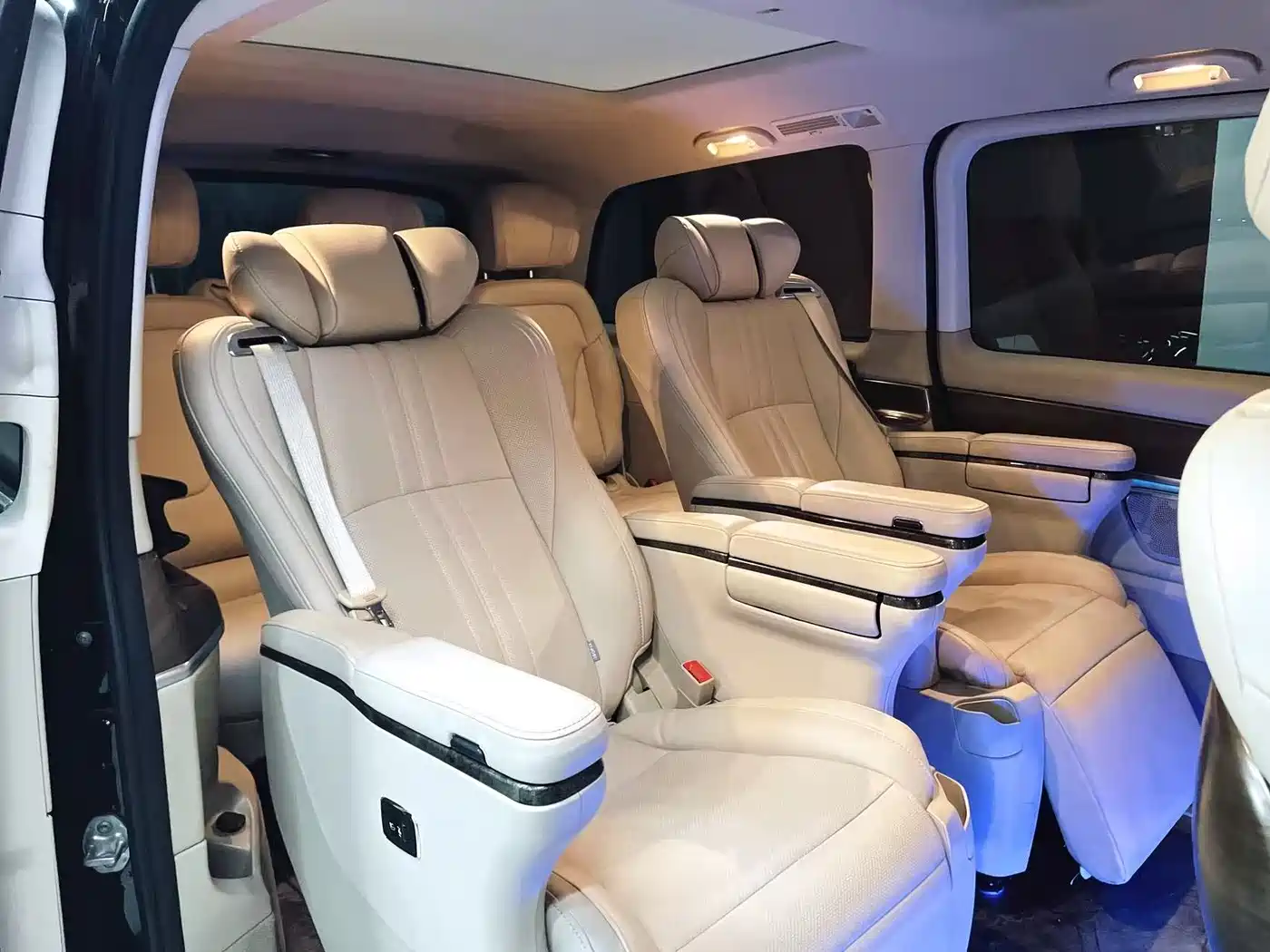 Mercedes-Benz V-Class 2020 V 260 Luxury Edition фото 9